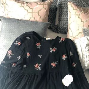 Altar’d state flower black top